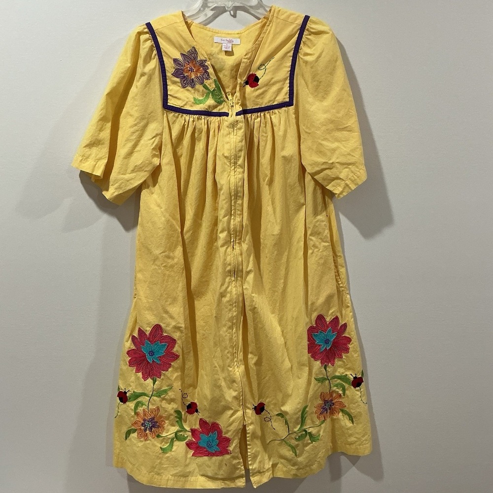Go Softly Patio Embroidered Muumuu Midi Dress Zip Up‎ Floral Pocket Yellow Small